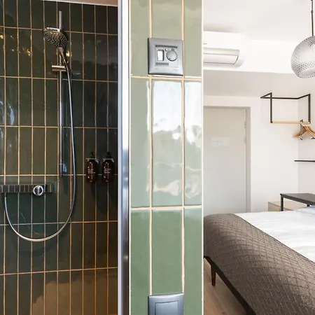 Hotel Oru Hub - Handwritten Collection