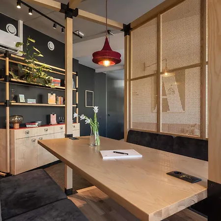 Oru Hub - Handwritten Collection Talin