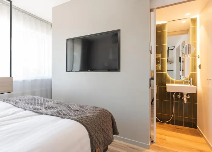 Oru Hub - Handwritten Collection 4* Tallinn