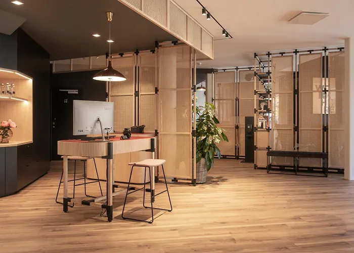 Hotell Oru Hub - Handwritten Collection