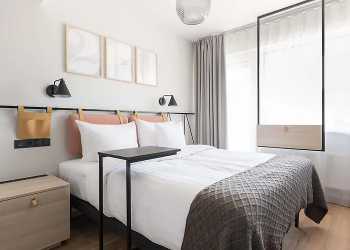 Hotell Oru Hub - Handwritten Collection