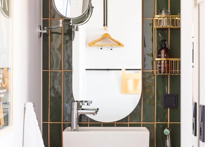 Hotel Oru Hub - Handwritten Collection