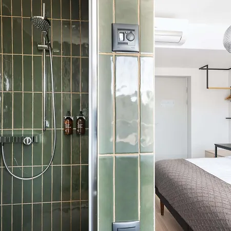 Hotel Oru Hub - Handwritten Collection